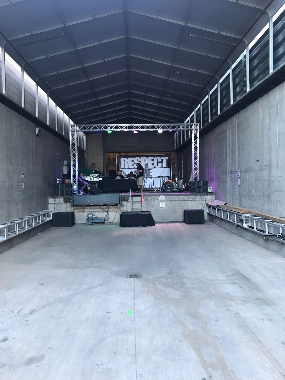 Coloured wash lighting on a mobile stage